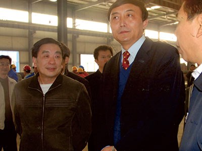 原湖南省副省長徐明華視察生産車間，彭琪董事長現場陪同